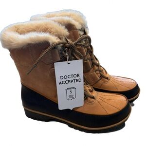 JBU by JAMBU Tan Suede Ankle Boots Lace Up Faux Fur Lined NWT Size 6 M